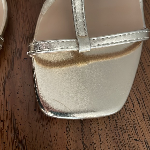 Unisa Gold Ankle Strap Heels Size 6 - Picture 8 of 10